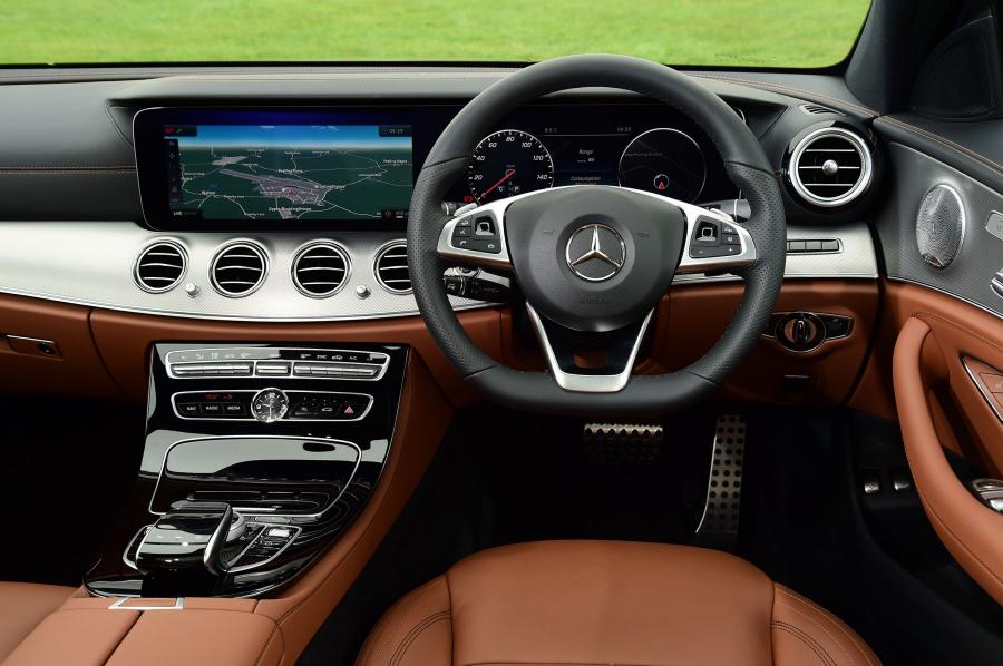  Mercedes-Benz E220 d AMG Line 2016 года  (UK) (фото 16 из 31)